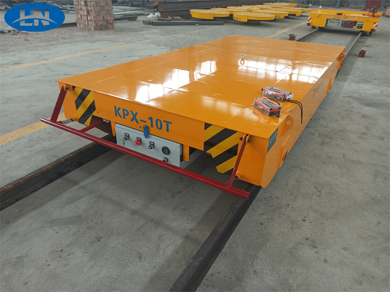 ব্যাটারি গাড়ি রেল