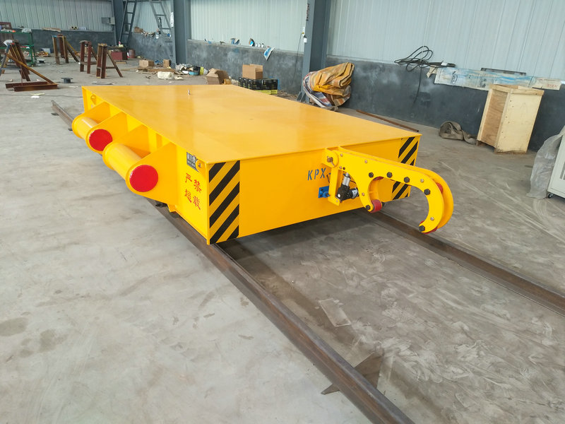 32 টন ট্রলি ট্র্যাক্টরের সাথে সংযুক্ত